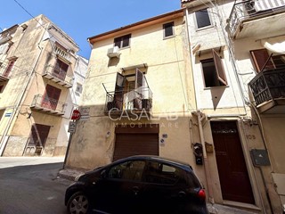 Trilocale in Vendita a Carini, 39'000&euro;, 77 m²