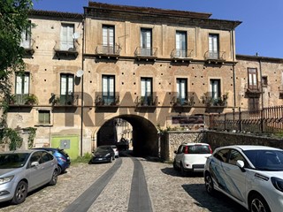 Appartamento in Vendita a Cosenza, 115'000&euro;, 289 m²