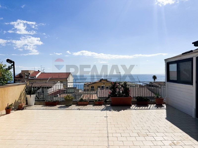 Quadrilocale in Vendita a Roccalumera, 130'000&euro;, 70 m²