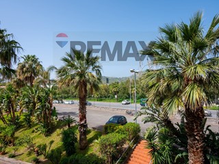 Quadrilocale in Vendita a Roccalumera, 110'000&euro;, 71 m²