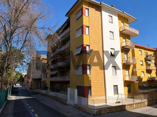 Quadrilocale in Vendita a Ancona, 119'000&euro;, 138 m²