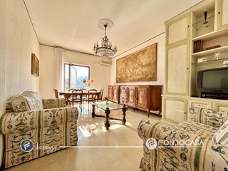 Appartamento in Vendita a Varazze, 450'000&euro;, 124 m²