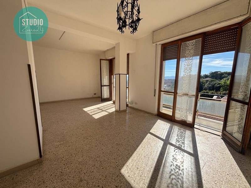 Appartamento in Vendita a Marsciano, 75'000&euro;, 130 m²