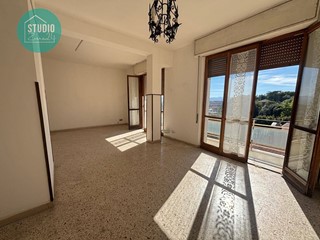 Appartamento in Vendita a Marsciano, 75'000&euro;, 130 m²