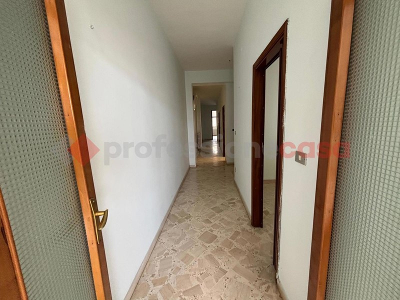 Appartamento in Affitto a Pulsano, 480&euro;, 145 m²