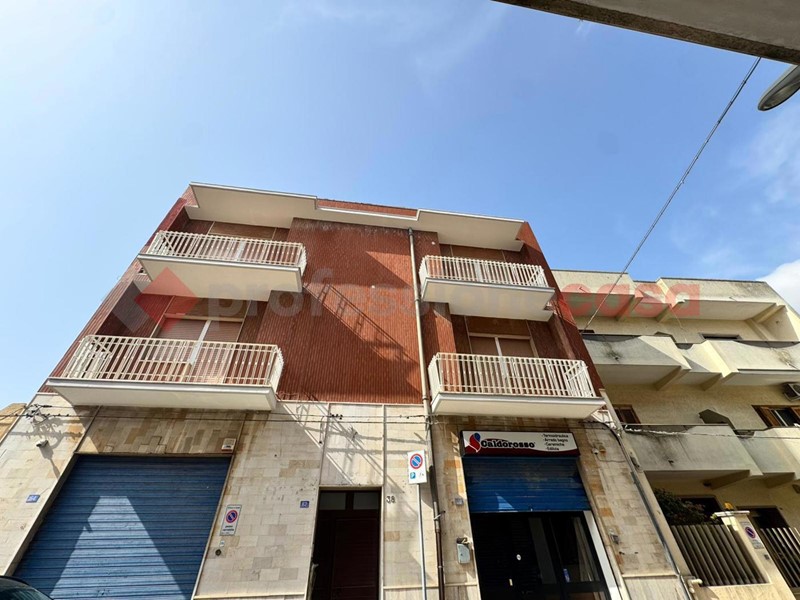 Appartamento in Affitto a Pulsano, 480&euro;, 145 m²