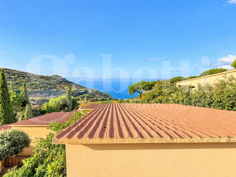 Quadrilocale in Vendita a Campo nell'Elba, 390'000&euro;, 54 m², arredato
