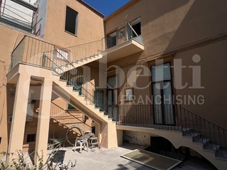 Quadrilocale in Vendita a Ercolano, 265'000&euro;, 117 m²