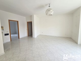 Trilocale in Affitto a Somma Vesuviana, 600&euro;, 90 m², con Box