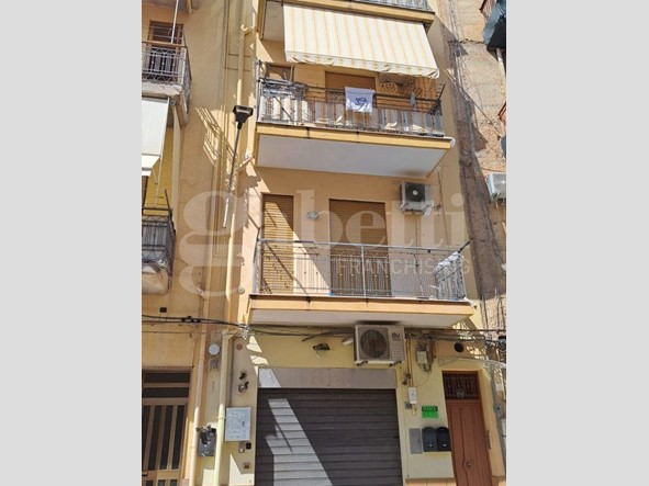 Trilocale in Vendita a Bagheria, 75'000&euro;, 90 m²