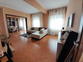 Appartamento in Vendita a Messina, 115'000&euro;, 134 m²