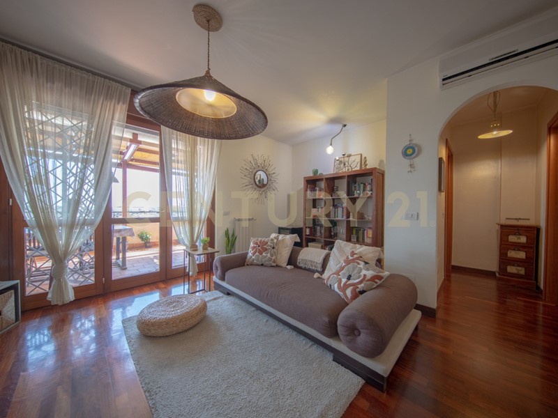 Trilocale in Vendita a Roma, 375'000&euro;, 60 m², con Box