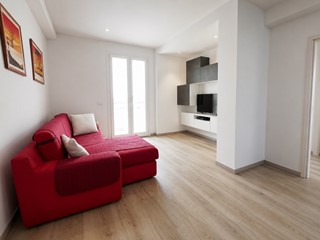 Appartamento in Vendita a Rovigo, zona CENTRO-QUARTIERI, 70'000&euro;, 98 m²