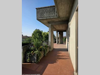 Appartamento in Vendita a Roccabianca, 122'000&euro;, 185 m², con Box
