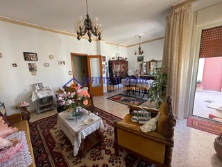 Appartamento in Vendita a Siracusa, 60'000&euro;, 140 m²