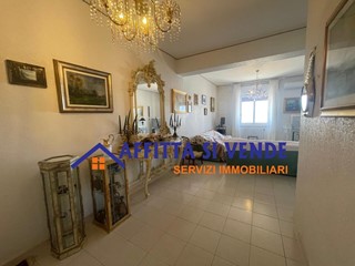 Appartamento in Vendita a Siracusa, 85'000&euro;, 140 m²