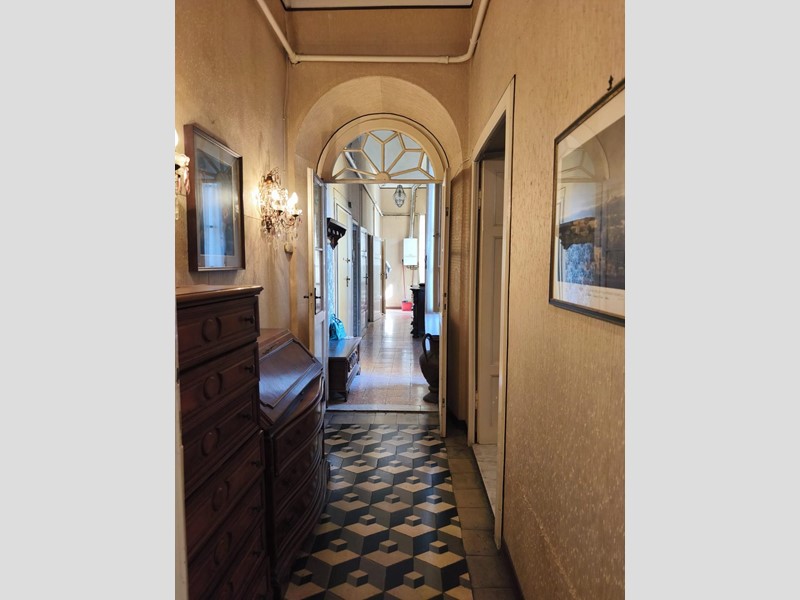 Appartamento in Vendita a Carrara, 175'000&euro;, 150 m²