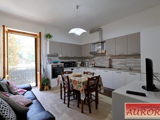 Trilocale in Vendita a Poggibonsi, 180'000&euro;, 84 m²