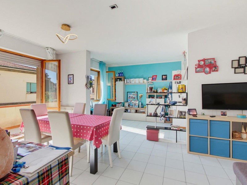 Quadrilocale in Vendita a Cascina, 185'000&euro;, 90 m², con Box