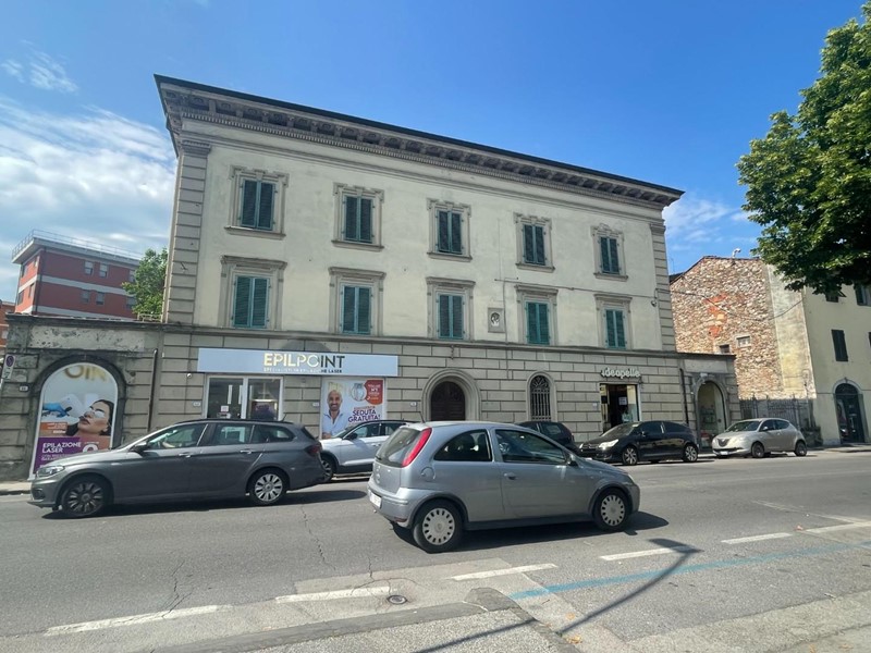 Appartamento in Affitto a Lucca, zona Sant'Anna, 2'000&euro;, 190 m², arredato