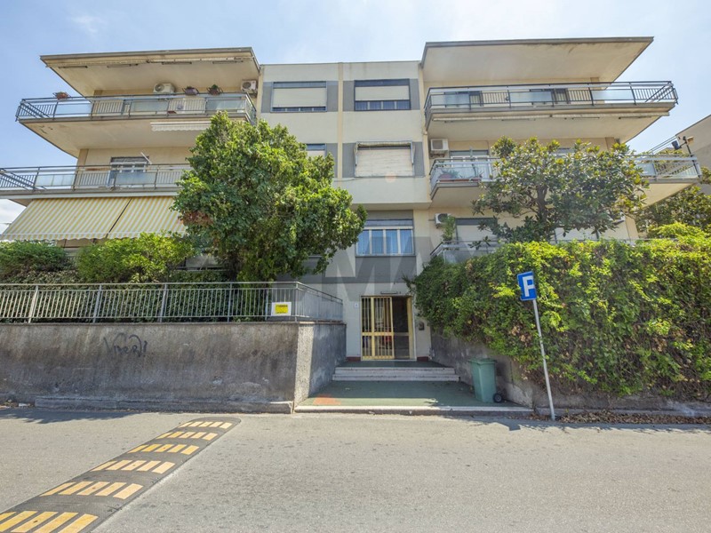 Appartamento in Vendita a Sant'Agata li Battiati, 199'000&euro;, 192 m²
