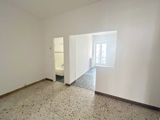Bilocale in Vendita a Torino, 89'000&euro;, 61 m²