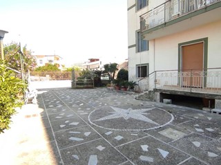 Bilocale in Vendita a Maddaloni, 50'000&euro;, 88 m²