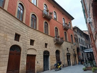 Trilocale in Vendita a Siena, 223'000&euro;, 147 m²
