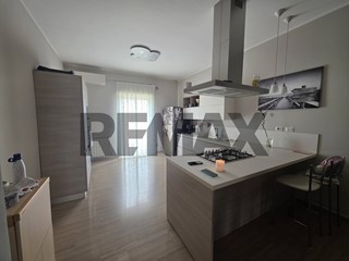 Trilocale in Vendita a Fiumefreddo di Sicilia, 95'000&euro;, 126 m²
