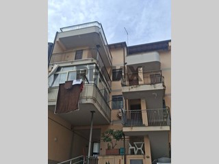 Quadrilocale in Vendita a Motta Sant'Anastasia, 150'000&euro;, 137 m²