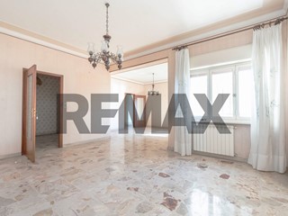 Appartamento in Vendita a Gravina di Catania, 214'000&euro;, 177 m²