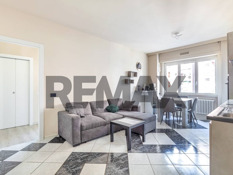 Bilocale in Vendita a Cinisello Balsamo, 165'000&euro;, 70 m²