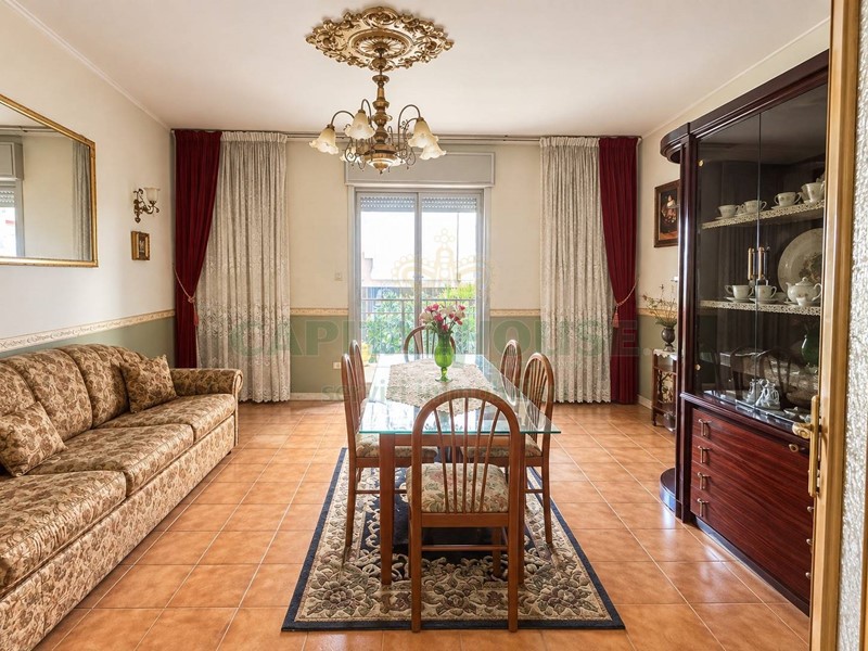 Quadrilocale in Vendita a Santa Maria Capua Vetere, 105'000&euro;, 98 m²