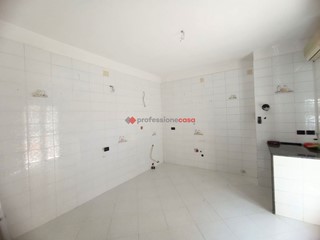Quadrilocale in Vendita a Foggia, 140'000&euro;, 160 m²