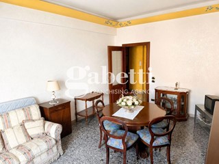 Trilocale in Vendita a Roma, 239'000&euro;, 91 m²
