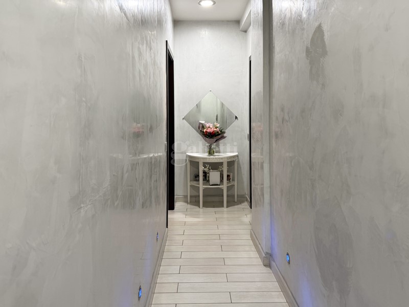 Appartamento in Vendita a Napoli, 359'000&euro;, 105 m²