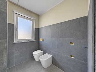 Trilocale in Vendita a Venaria Reale, 258'000&euro;, 85 m²
