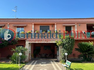 Appartamento in Affitto a Lecce, 1'250&euro;, 149 m², arredato