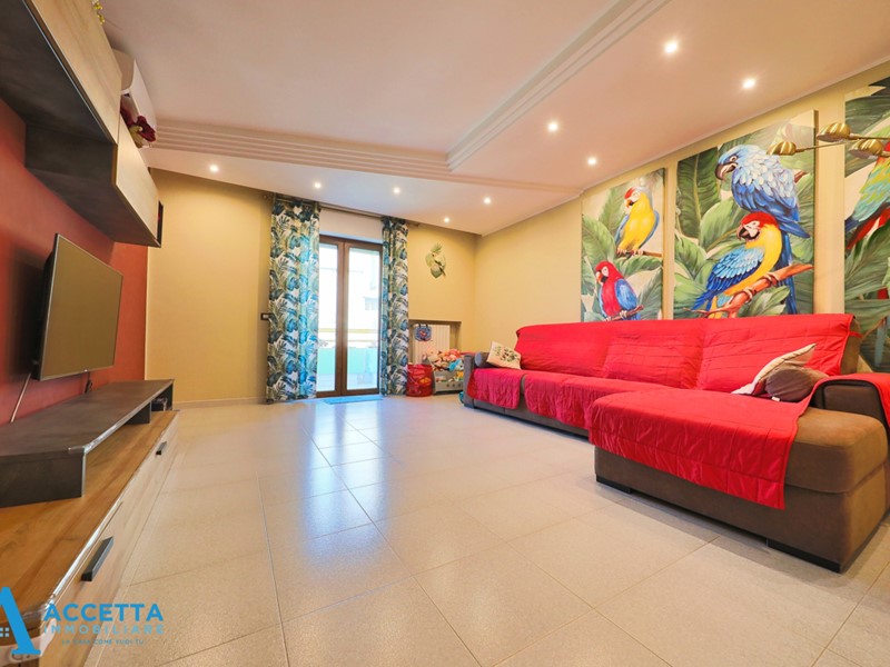 Quadrilocale in Vendita a Taranto, zona San Vito, 145'000&euro;, 114 m², con Box