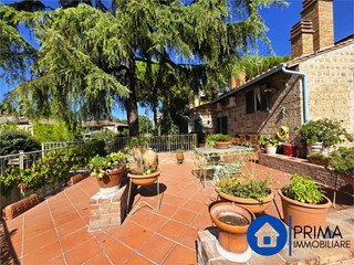 Appartamento in Vendita a Terni, 265'000&euro;, 180 m²