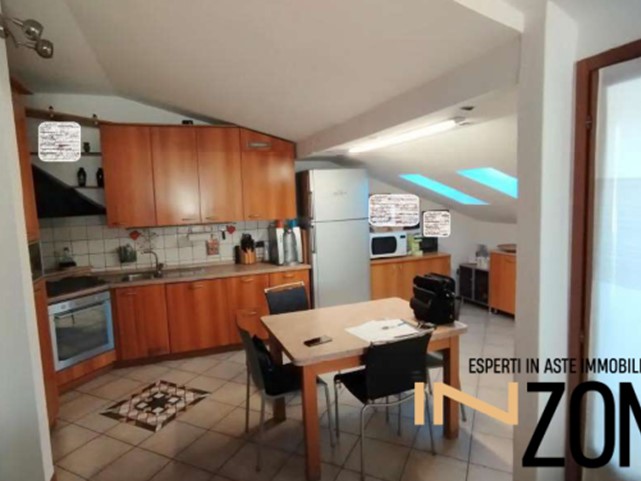 Trilocale in Vendita a Appiano Gentile, 50'500&euro;, 105 m²