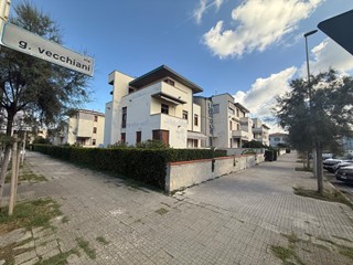 Trilocale in Vendita a Pisa, zona Marina di Pisa, 250'000&euro;, 65 m², arredato