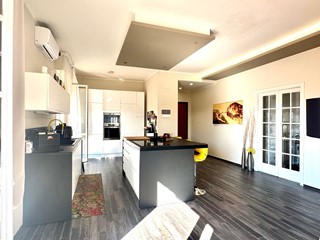 Attico in Vendita a Capraia e Limite, zona Limite, 260'000&euro;, 183 m², arredato