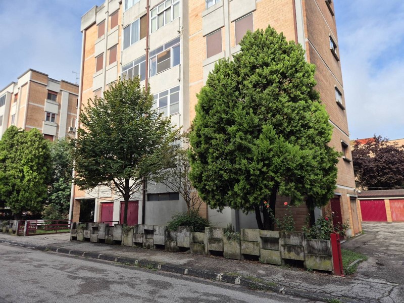 Appartamento in Vendita a Ferrara, 145'000&euro;, 110 m²
