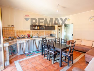Quadrilocale in Vendita a Fiumefreddo di Sicilia, 88'000&euro;, 140 m²