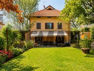 Appartamento in Vendita a Bergamo, 1'950'000&euro;, 360 m²