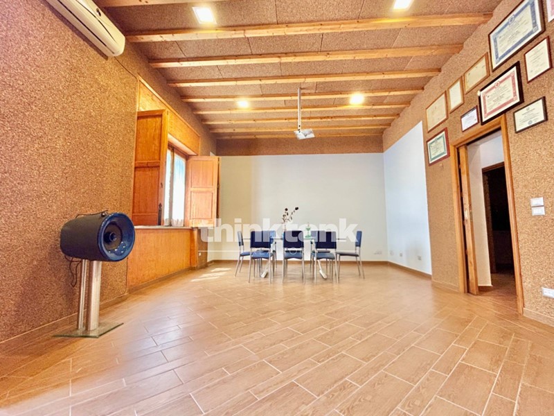 Appartamento in Vendita a Catania, 275'000&euro;, 165 m²