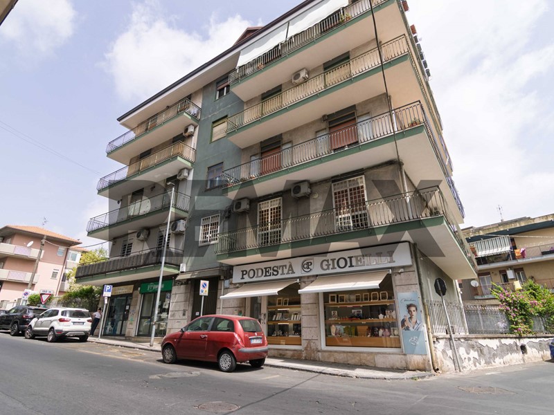 Appartamento in Vendita a Gravina di Catania, 240'000&euro;, 208 m²