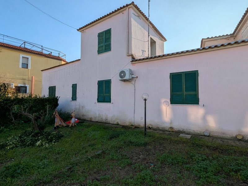 Appartamento in Vendita a Bacoli, 410'000&euro;, 150 m²