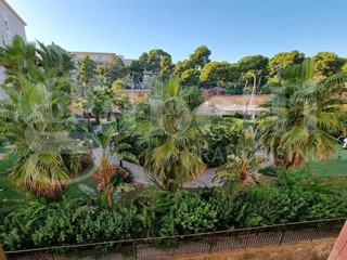 Appartamento in Affitto a Cagliari, 1'300&euro;, 120 m²